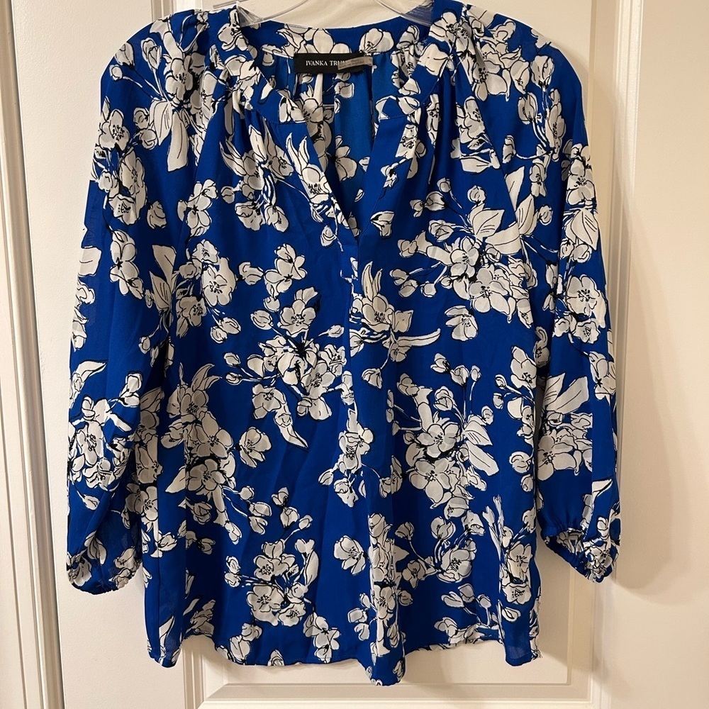Ivanka Trump Blue and White 3/4 Sleeve Relaxed Blouse